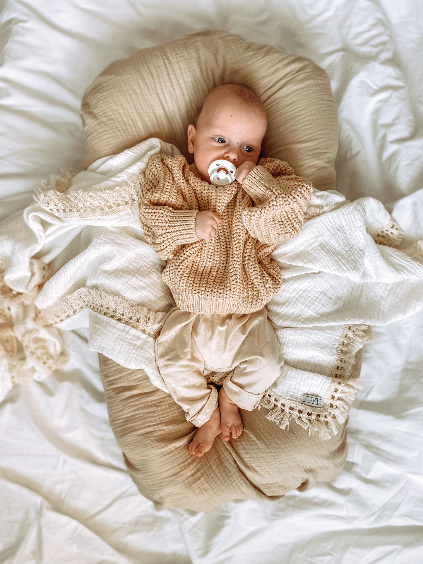 MUSLIN FRINGE SWADDLE | WHITE