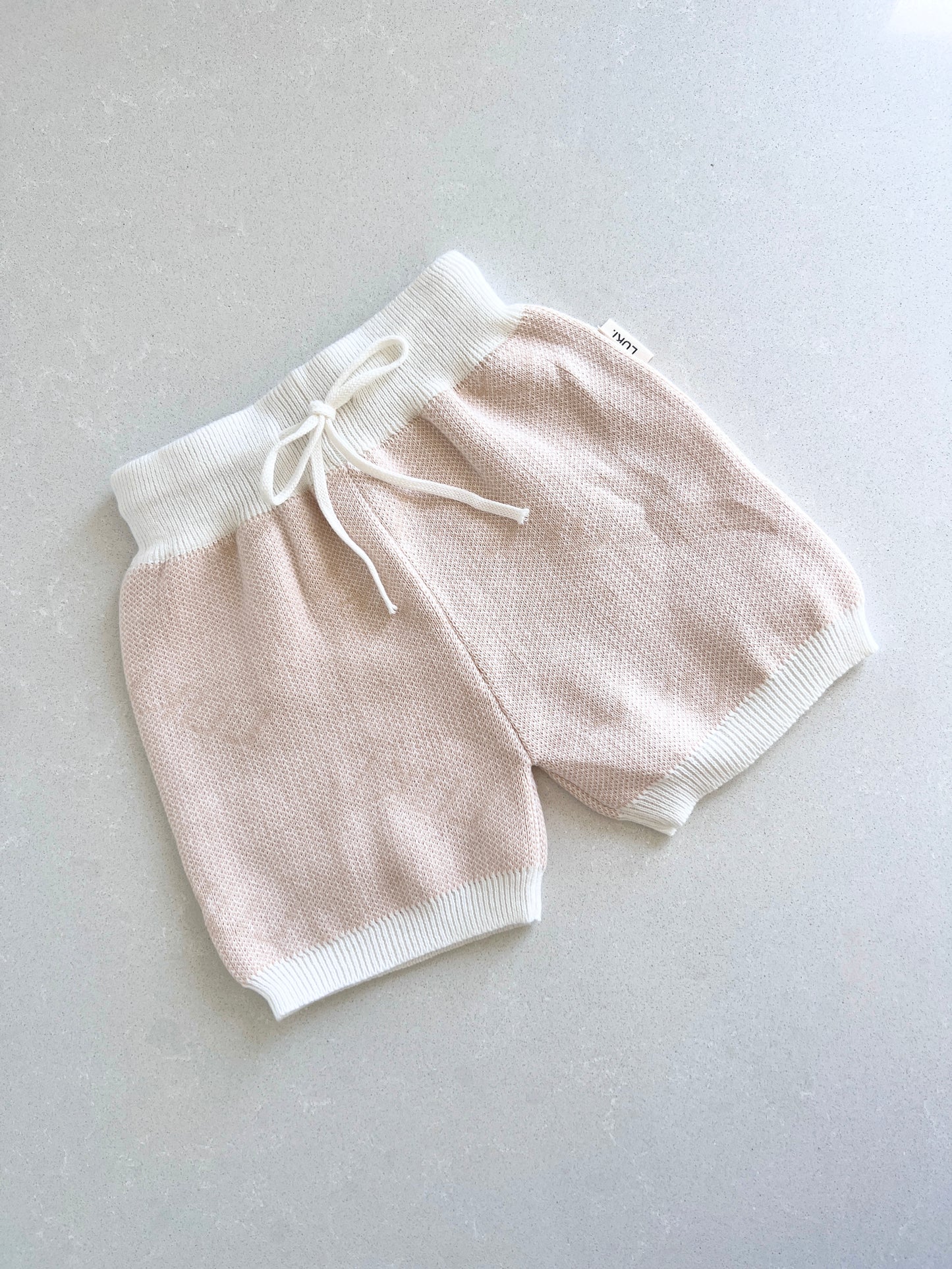 L U K I. KNITTED SHORTS | CLOUD