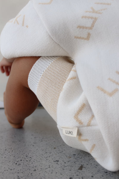 L U K I. KNITTED TEE | CLOUD